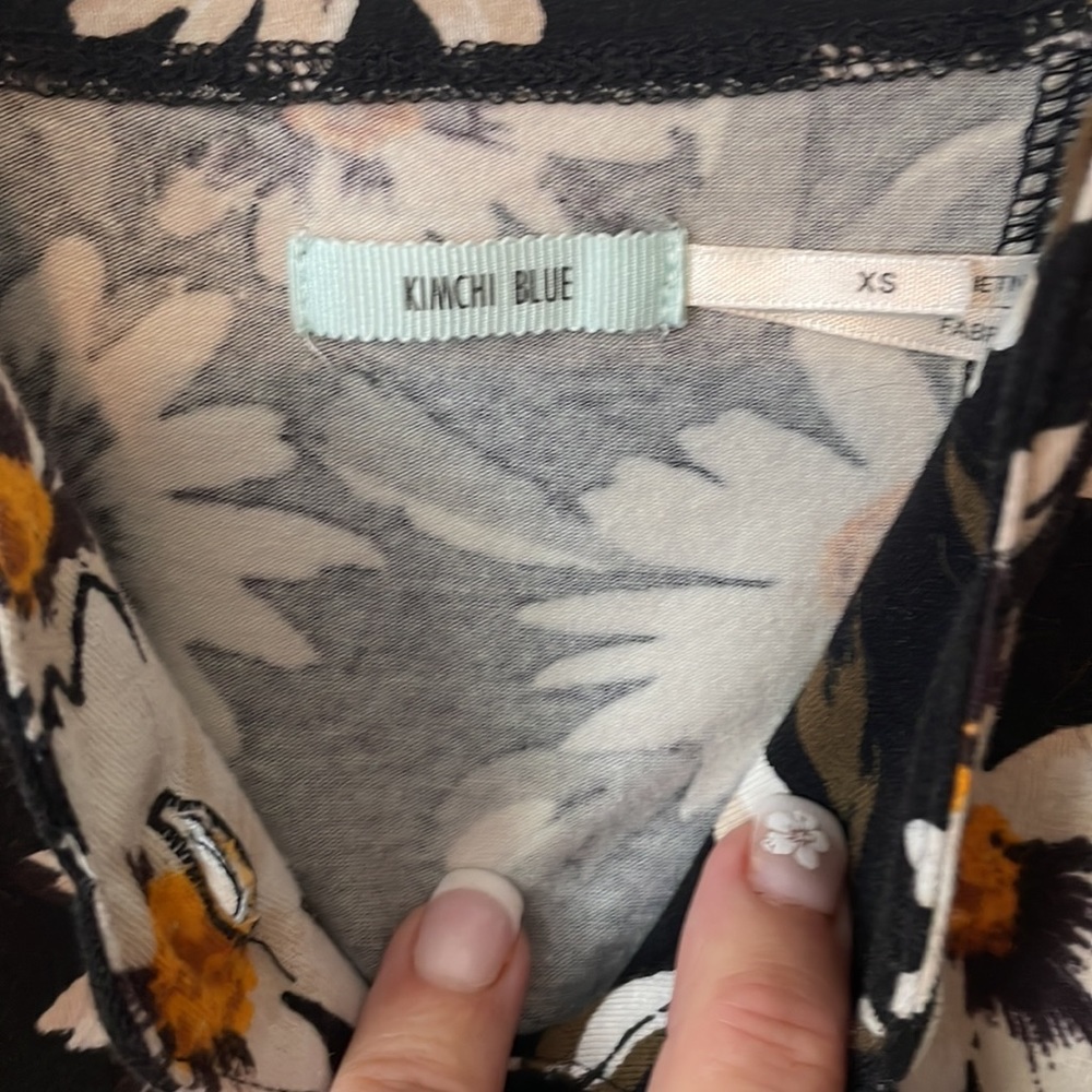 Kimchi Daisy print tank top EUC - Picture 4 of 6
